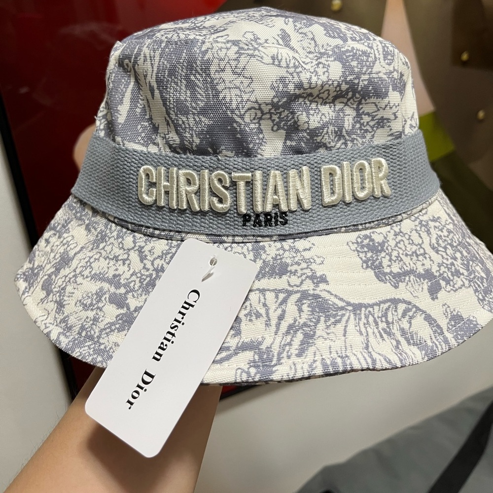 Woman’s bucket hat